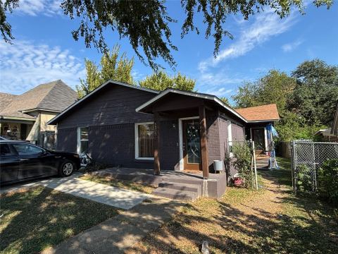 1303 E Myrtle Street A, Fort Worth