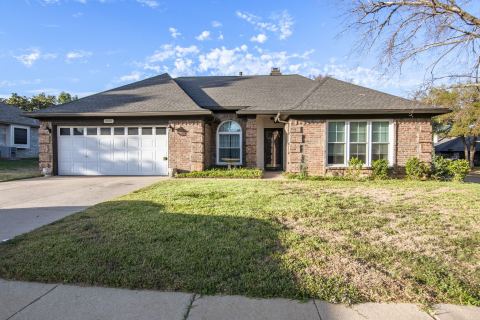 4001 Brownwood Lane, Arlington