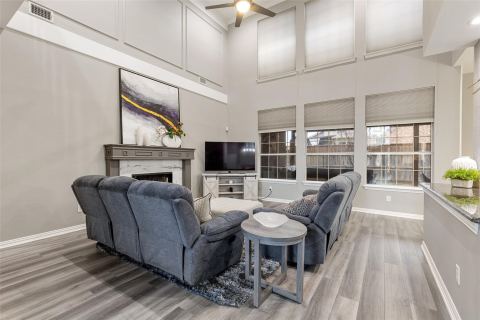 6009 Charleston Drive