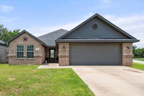 2514 San Gabriel Drive, Granbury
