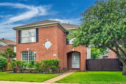 559 Raintree Circle