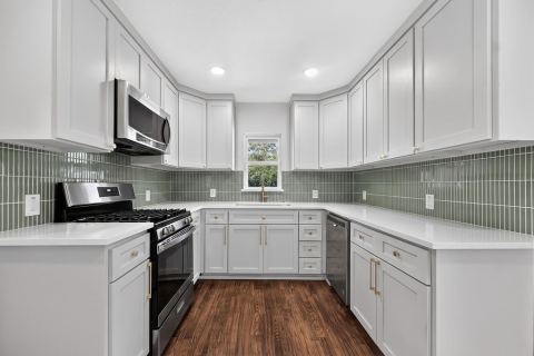 409 S Barnett Avenue, Dallas