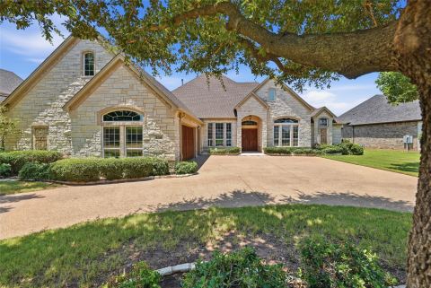 2703 Waters Edge Drive