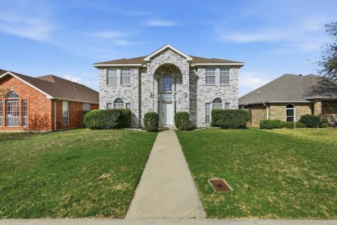 6917 Club Creek Drive, Fort Worth