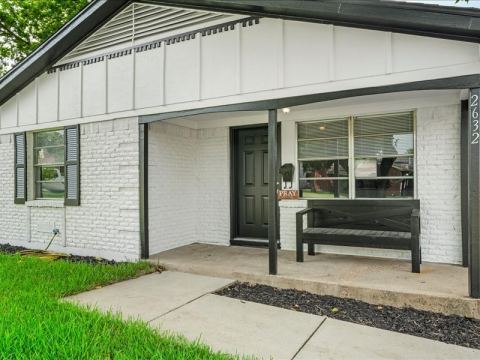 2632 Emerald Drive