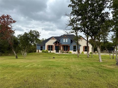 2045 Glenhollow Drive