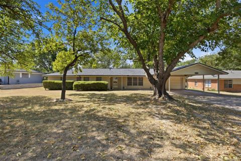 6121 Ten Mile Bridge Road, Fort Worth