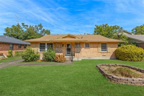 2401 Cardinal Lane