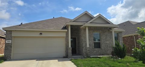 6952 Falconer Way, Fort Worth