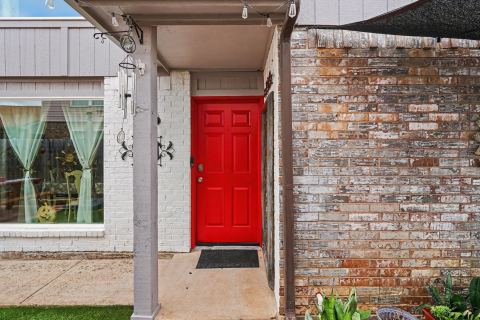 6747 S Creek Drive, Fort Worth