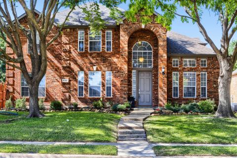 8121 Fountain Springs Drive