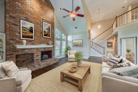 2002 Diamond Oaks Drive