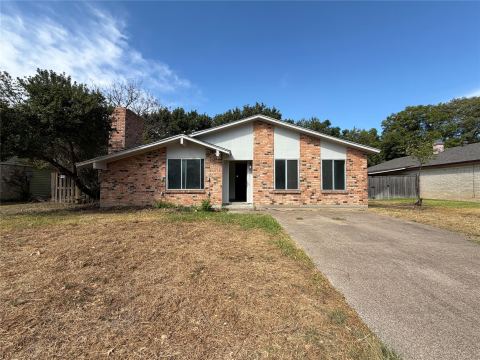 2610 Fallcreek Street, Arlington