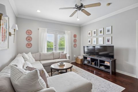 3102 Kings Road 1211