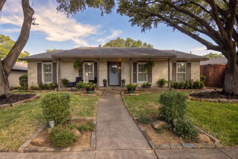 10945 Middle Knoll Drive, Dallas
