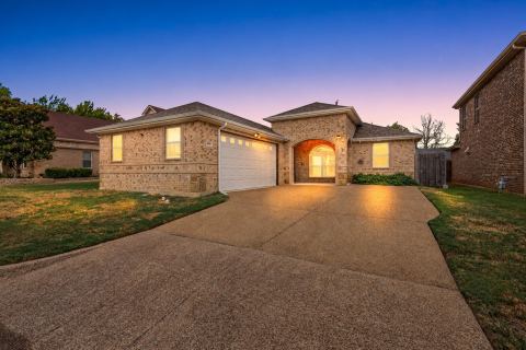3807 Winding Road