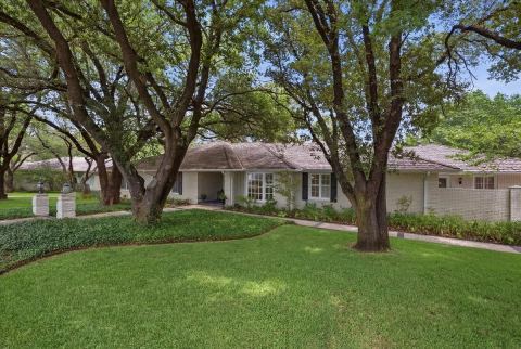 2209 Canterbury Drive