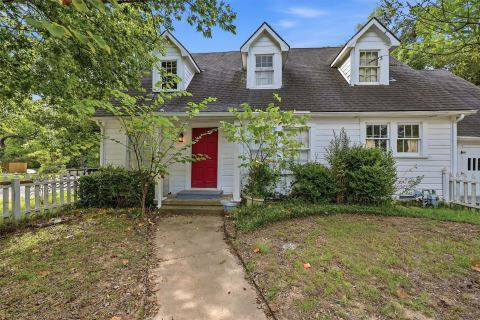 714 E 9th Street, Bonham