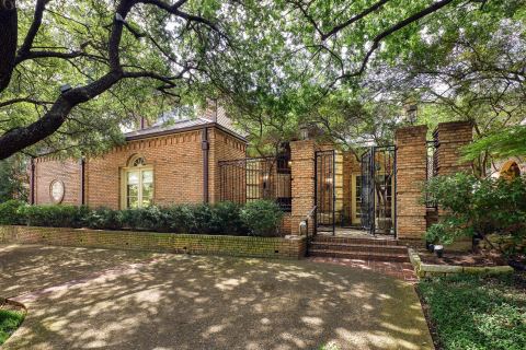 7724 Glen Albens Circle