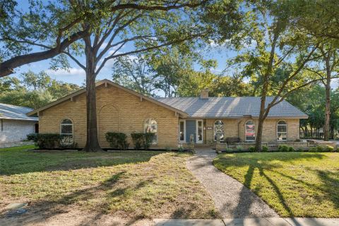 1710 Green Oaks Drive