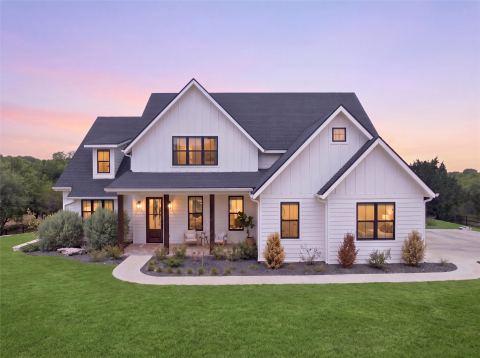 1065 Whispering Oaks