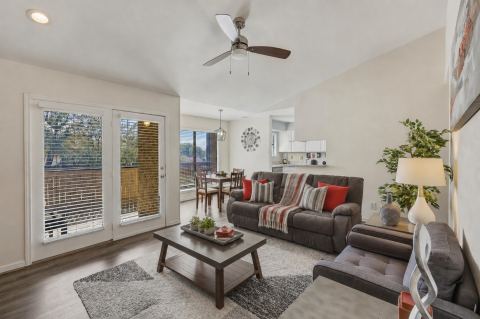 1900 Cloisters Drive 322