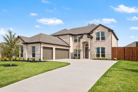 1806 Whisperwood Way
