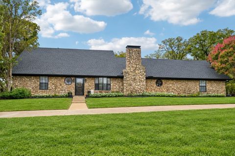 180 N Woodland Trail