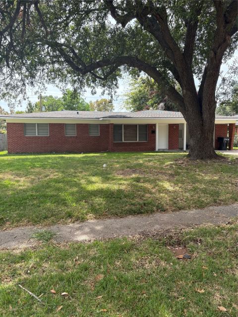 2404 waverly