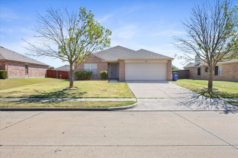 1506 Waters Edge Drive, Glenn Heights
