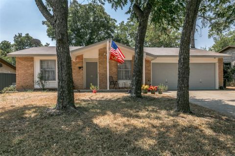 1311 Johns Drive, Euless