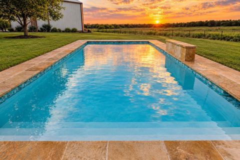 2042 County Road 1072, Greenville