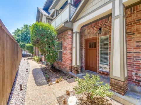 5743 Prospect Avenue 104