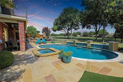 1204 Hills Creek Drive