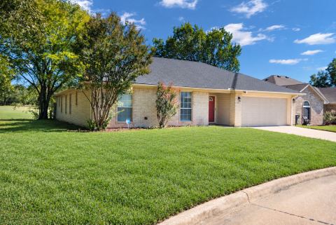 801 Bentree Drive, Fort Worth