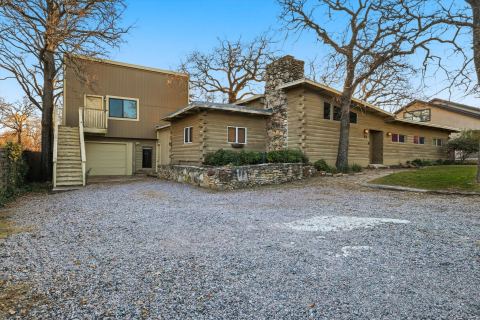 828 Highland Village Road