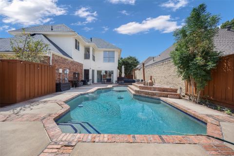 1812 Seminary Drive
