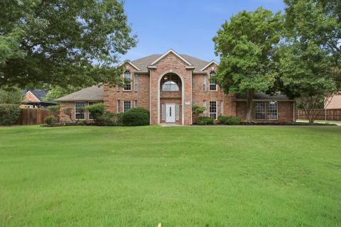 5904 Highland Hills Lane