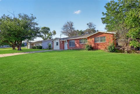 1005 Altamont Drive