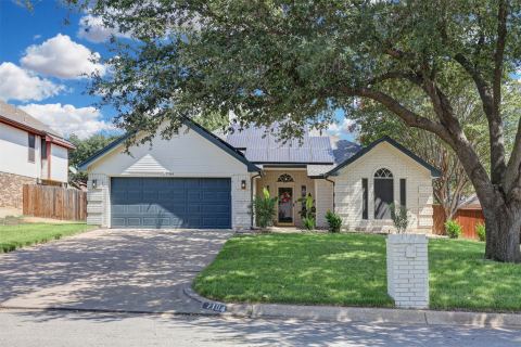 7104 Cook Circle