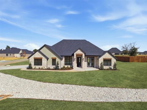 2148 Middlewood Circle, Granbury