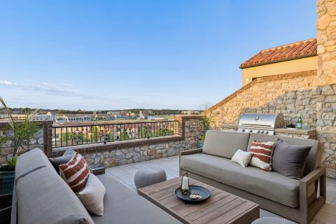63 Cortes Drive, Westlake