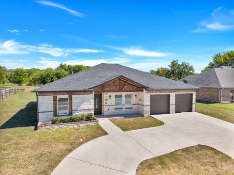2204 Albert Broadfoot Street, Bonham