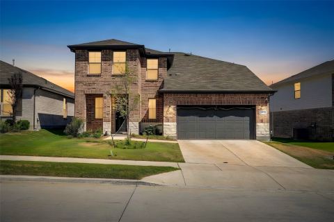 2921 Fox Trail Lane