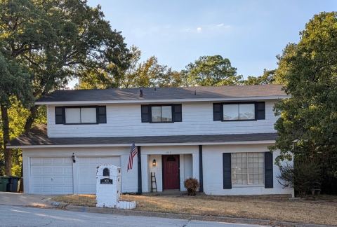 900 N Bowen Road