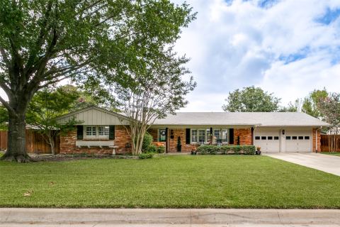 4309 Selkirk Drive W