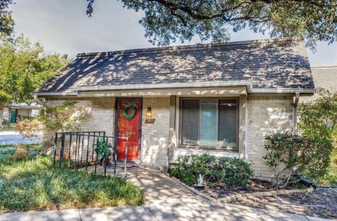 13853 Leinsper Green Street, Dallas