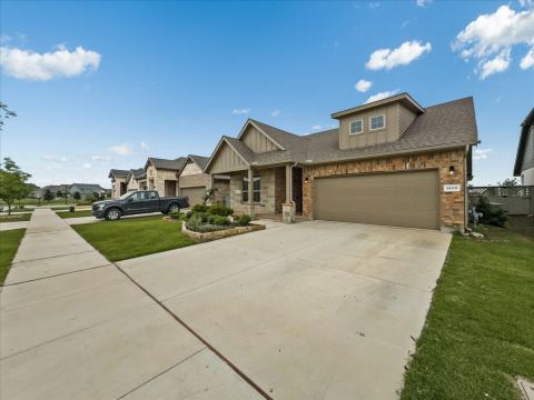 1605 Camp Court, Northlake