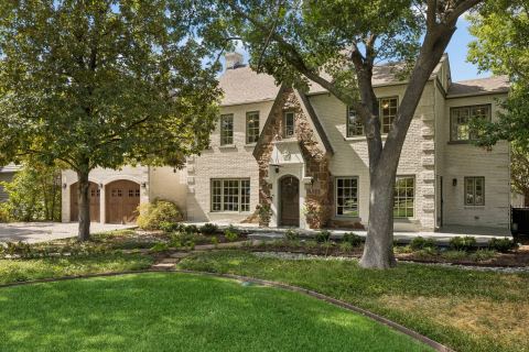 8319 Forest Hills Boulevard, Dallas