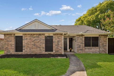 1805 Creekside Court, Garland